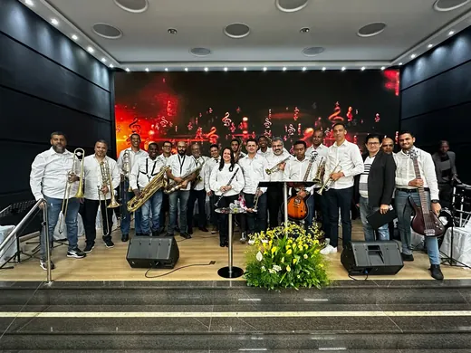 A banda no palco da IOBPC Arujá