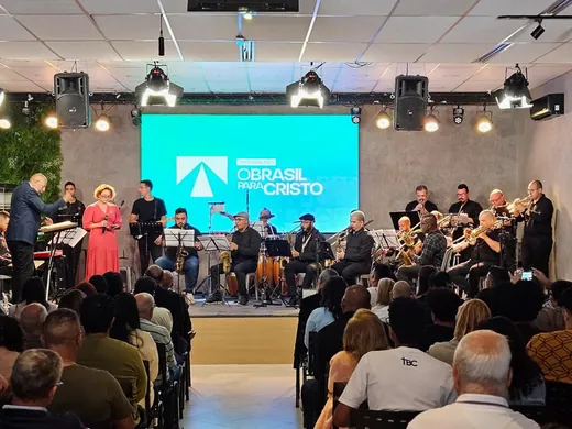 Plateia lotada durante a apresentação na TBC